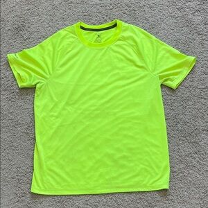 Athletic Works Men's Bright parrot color round neck Tee shirt